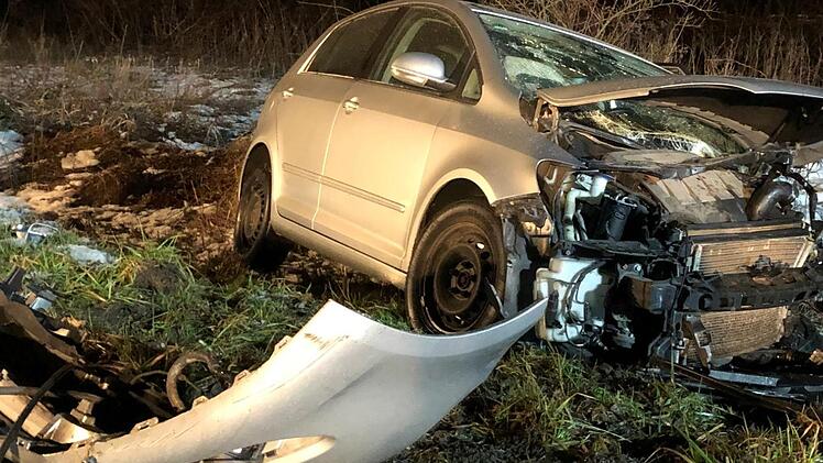 Mit leichten Verletzungen kam die Fahrerin dieses Fahrzeugs davon.