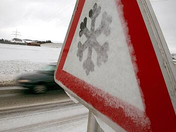 Massiver Schneefall und Eisregen drohen: Außergewöhnliche Wetterlage zum Start in den Dezember