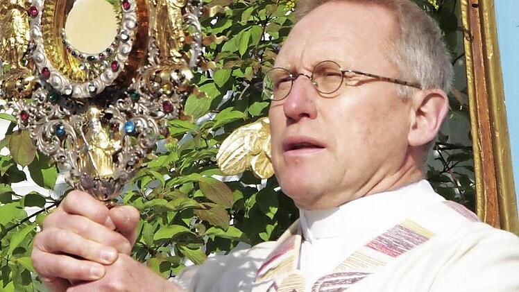 Pater Norbert Hofmann besucht in diesen Tagen seine Heimat in Ebermannstadt.  Foto: Andreas Hofmann