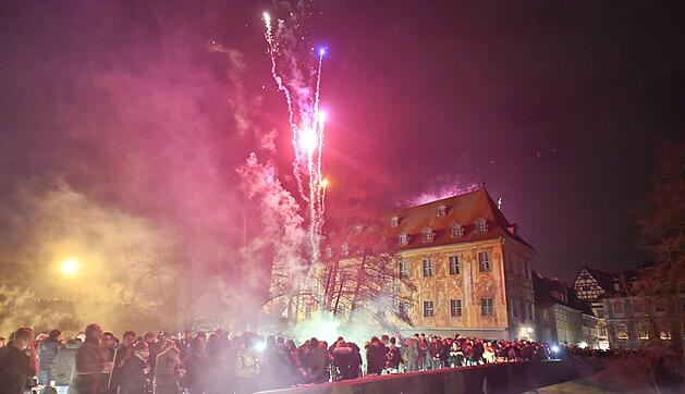 Impressionen von der Silvesternacht: So feierte Bamberg den Jahreswechsel