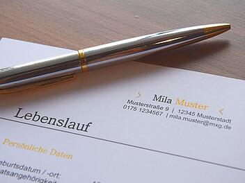 Der Arbeitsmarkt dreht sich. Mit der A-P-U-G Formel machst du dir klar, was du kannst und willst.