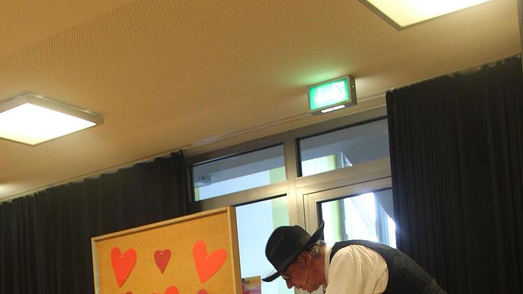 Noch ist es nur ein Haufen mit viel Holz.