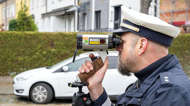 Coburg: Polizei kontrolliert Raser vor Schule - "erschreckendes Ergebnis"