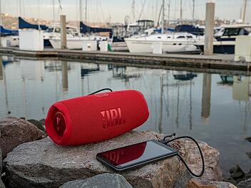 JBL Charge 5