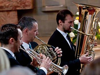 Markus Riepertinger, Martin Osterhammer und Johannes Freyer (von links) beim Konzert des Blechbläserquintetts in St. Augustin. Fotos: Jochen Berger