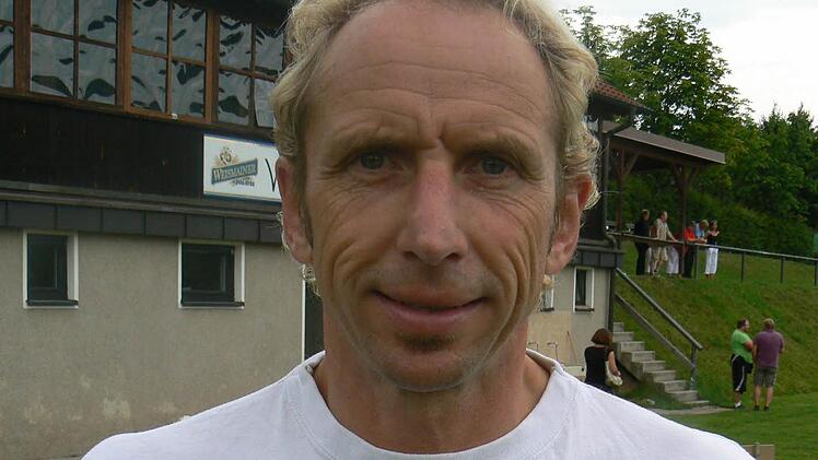 Detlef Zenk bleibt auch in der kommenden Saison Trainer des VfR Katschenreuth. Foto: Monika Limmer