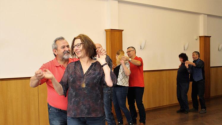 Die Volkstanzgruppe beim Üben in FrensdorfEvi Seeger