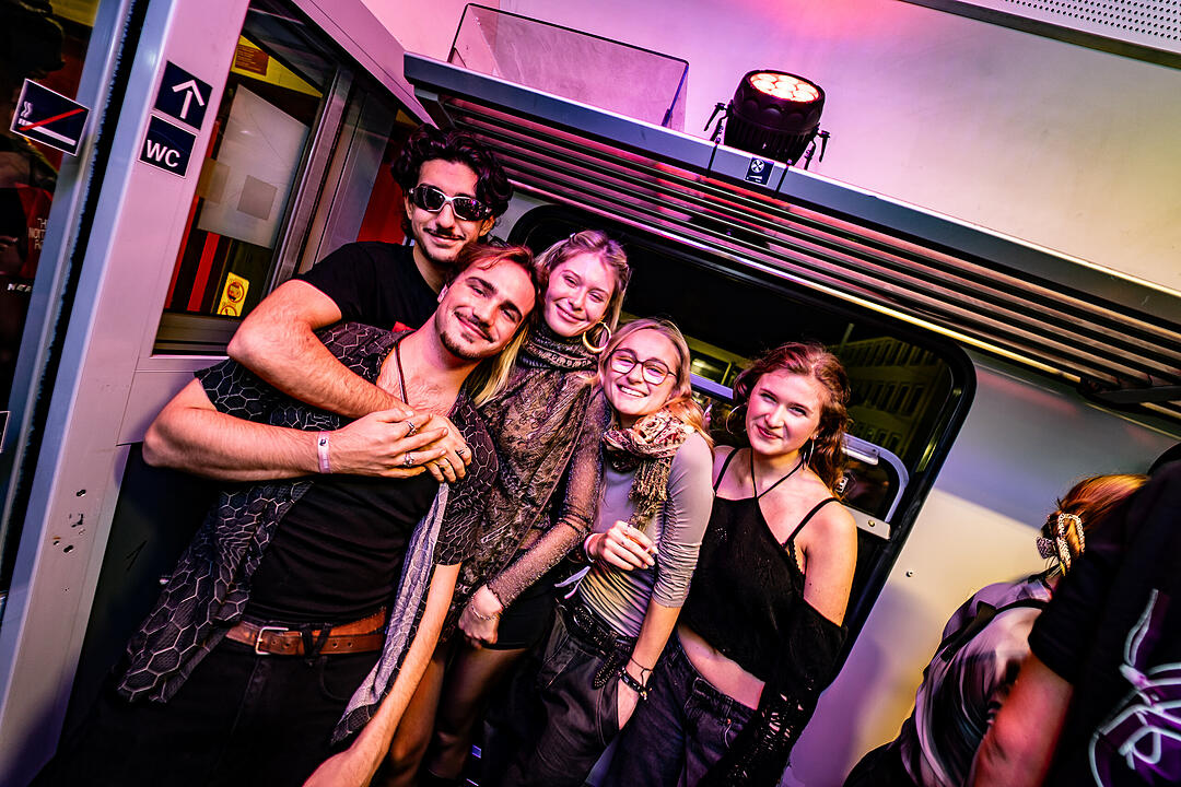 Die beste Party im Zug!