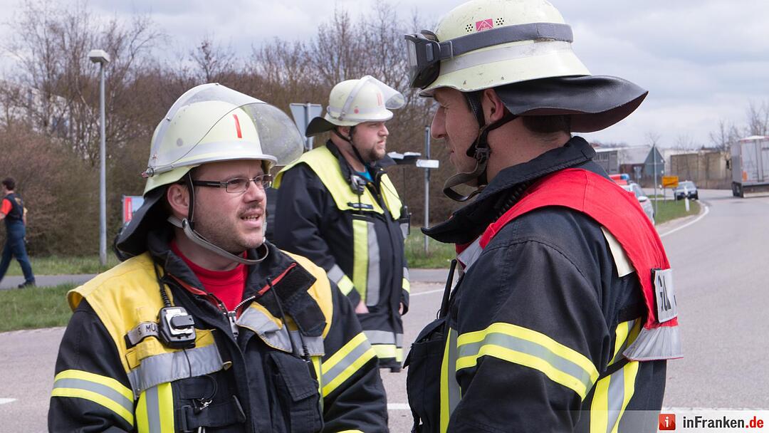 Bei einem schweren Verkerhrsunfall in Gunzenhausen haben sich vier Menschen teilweise schwer verletzt.