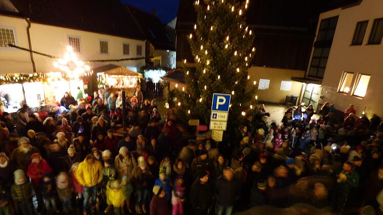 Viele Besucher waren nach Gößweinstein gekommen. Foto: Thomas Weichert