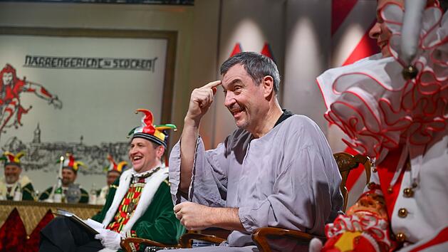 Markus S&ouml;der vor dem Stockacher Narrrengericht