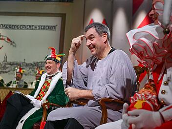 Markus S&ouml;der vor dem Stockacher Narrrengericht