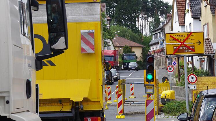 In Mitwitz werden nacheinander verschiedene Bereiche der Ortsdurchfahrt gesperrt. Foto: Marco Meißner
