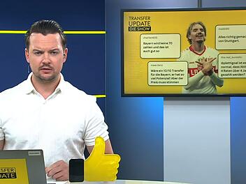 Florian Plettenberg moderiert bei Sky die Sendung "Transfer Update".