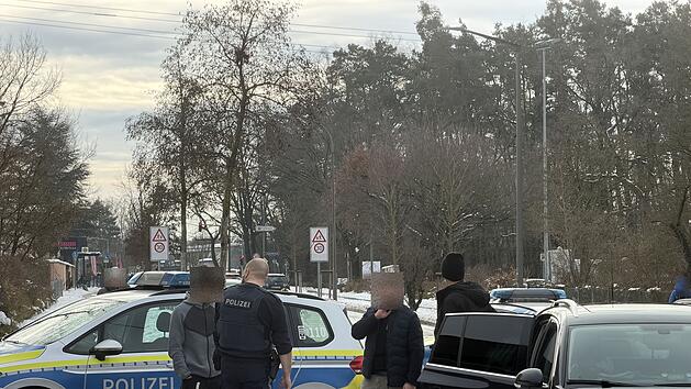 Auseinandersetzung mit Pfefferspray zwischen zwei M&auml;nnern: Polizei mit Gro&szlig;aufgebot im Einsatz
