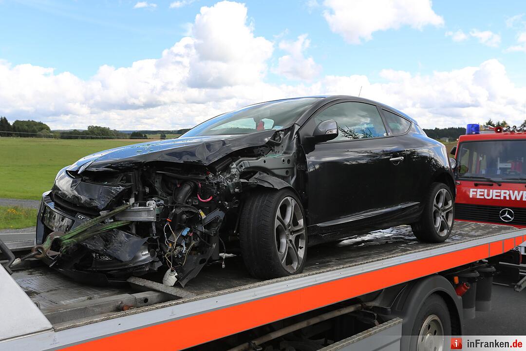 Vier Verletzte: Schwerer Unfall bei Teuschnitz