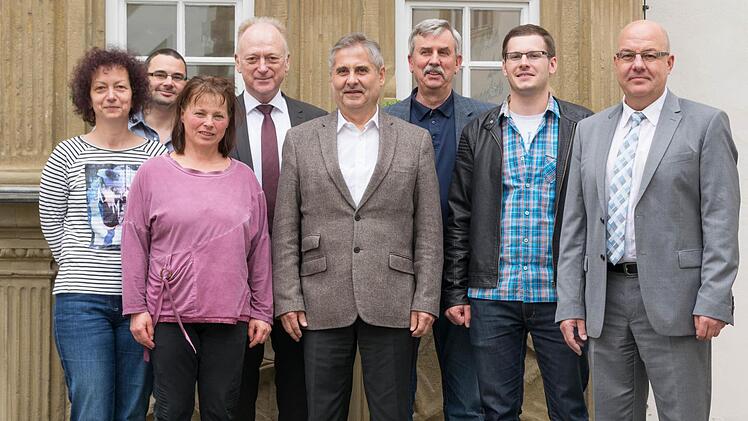 Münnerstadts Bürgermeister Helmut Blank (4. von links) empfing die Verwaltung von Schleusingen, an der Spitze Bürgermeister Klaus Brodführer (5. von links).  Foto: Björn Hein