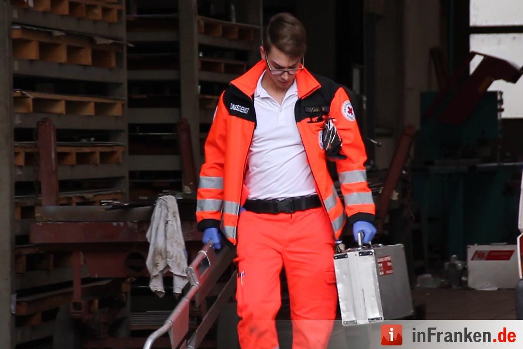 Sturz durch Lagerhallendach in Fürth –  Kind lebensgefährlich verletzt