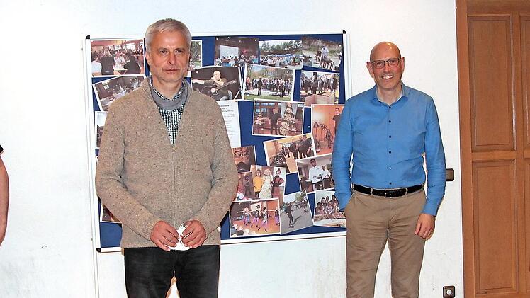 Bürgermeisterin Ruth Frank vereidigte die neuen Gemeinderäte und den neuen Zweiten Bürgermeister, von links: Sebastian Kirchner, Zweiter Bürgermeister Georg Kundmüller und Christof Büttcher.