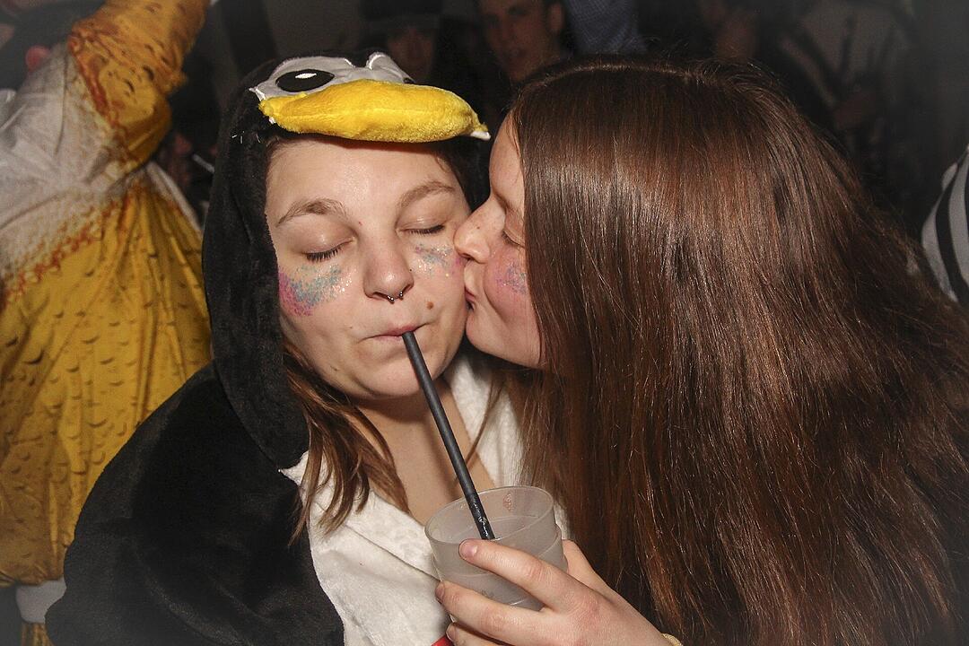 Super Stimmung beim Meeder Zeltfasching 2025!