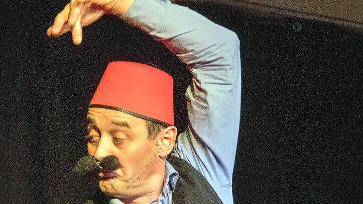 "Küss Küss" heißt der neueste Erfolgssong von TBC mit Georg Koeniger.  Foto: Klaus Gagel