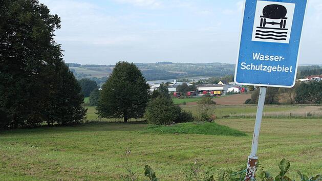 Eigenes Wasser aus dem Brunnen "Pressecklein" - oder Versorgung durch die FWO? - Vor diesen Alternativen steht die Gemeinde Untersteinach. Foto: Archiv/Peter M&uuml;ller