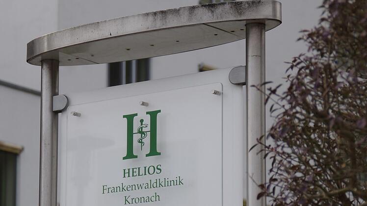 Die Helios-Frankenwaldklinik Kronach betont, dass die Personalentwicklung gut sei. In einem Bereich hat es allerdings überraschend einen Engpass gegeben.  Foto: Archiv/Marco Meißner