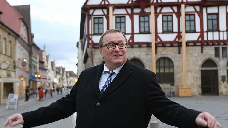 Als Oberbürgermeister will der 52-Jährige den demografischen Wandel angehen - mit bezahlbarem Wohnraum in allen Stadtteilen.