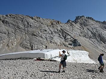 Hitze l&auml;sst Gletscher schrumpfen