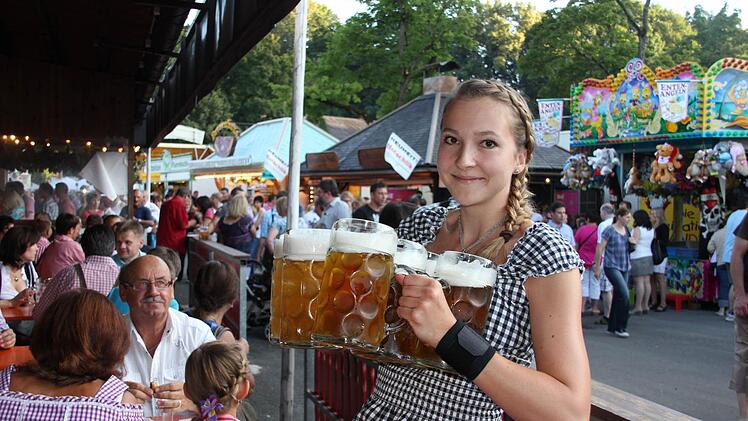 Während im vergangenen Jahr der Bierpreis erhöht wurde, bleibt er in diesem Jahr gleich. Damit kostet der Liter Festbier 7,30 Euro. Foto: Archiv