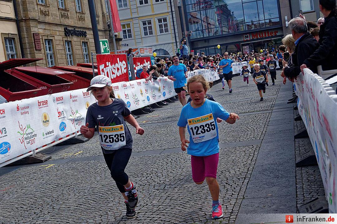 Weltkulturerbelauf 2017 in Bamberg: Der Zieleinlauf am Maxplatz