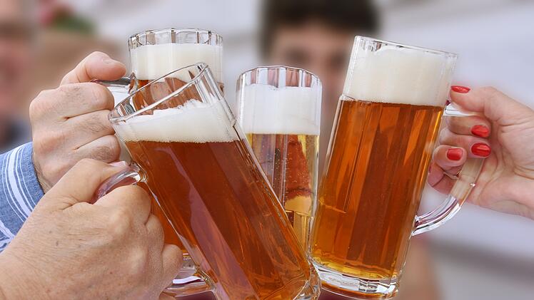 Bier, anstoßen, Brauerei