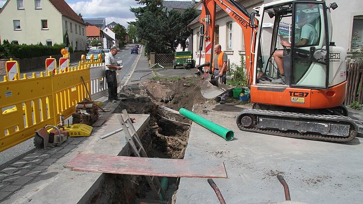 Die Zufahrt zur Alten Presseker Straße von der B303 aus ist derzeit wegen Kanalbauarbeiten nicht möglich. Foto: Sonja Adam
