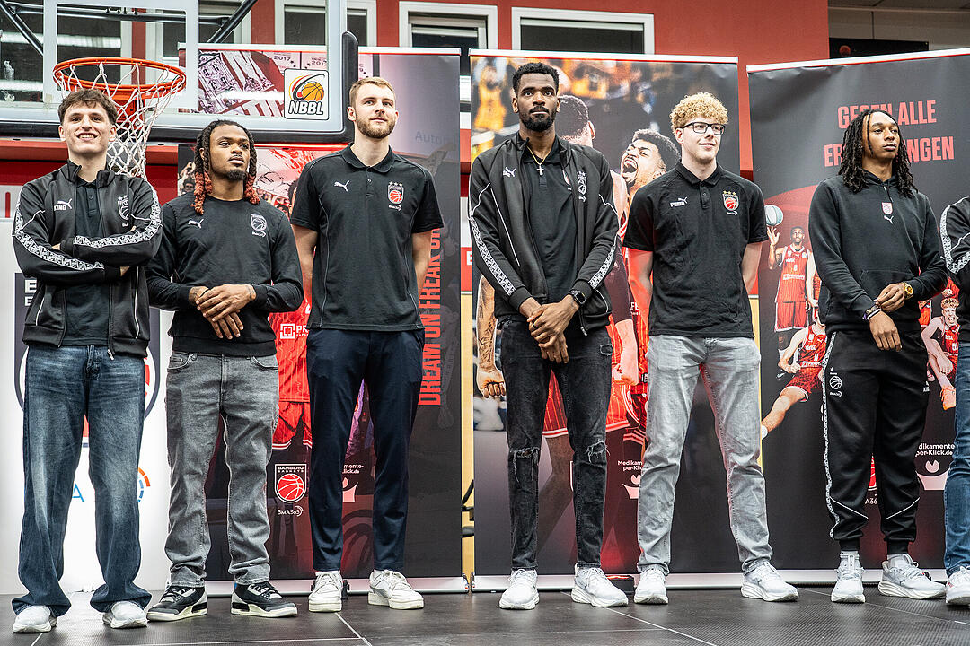 Freak City feiert seine Pokal-Helden.