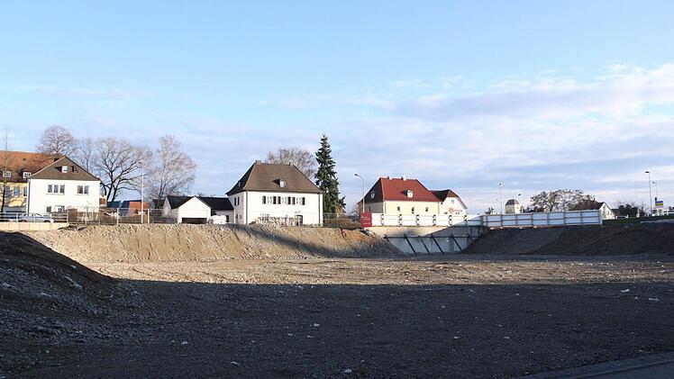 Das Amtsgericht Haßfurt soll in der Nähe des Ezo-Kreisels neu gebaut werden. Am Freitag wurde bei der Vorstellung der Pläne erneut deutlich, was für ein Glücksfall das Bauvorhaben für die kleine Stadt und den Landkreis ist.  Foto: Andreas Lösch