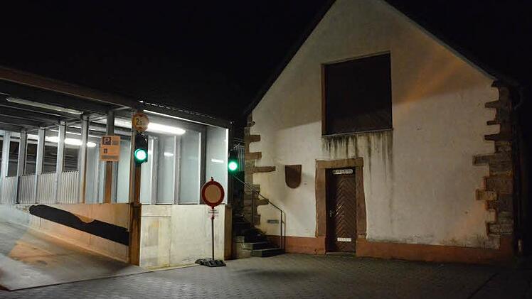 Ein etwas gespenstischer Anblick: In den nicht genutzten Gerber-Keller neben der Parkscheune könnte zumindest eine öffentliche Toilettenanlage eingebaut werden. Foto: Björn Hein