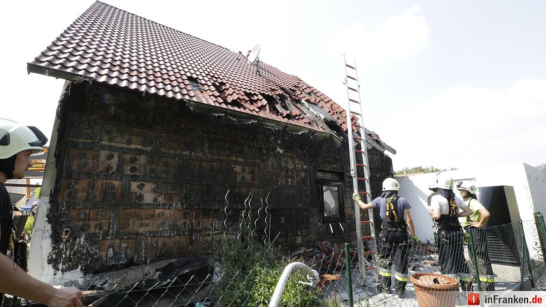 Wohnhausbrand in Allersberg - Feuerwehr verhindert schlimmeres