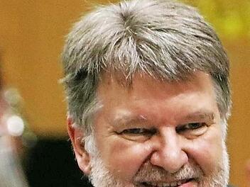 Hans Stähli lebt als Komponist und Dirigent seit vielen Jahren in Coburg. Sein Hornkonzert erlebt am Montag im Kongresshaus seine Uraufführung. Foto: Archiv/Jochen Berger