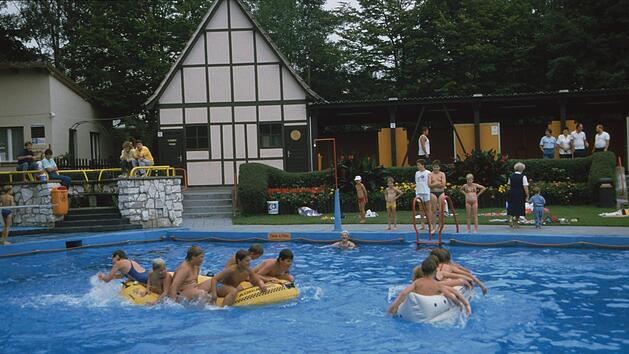 Das Freibad ist ein beliebter Treffpunkt der Herzogenauracher  Fotos: Archiv FT und maw