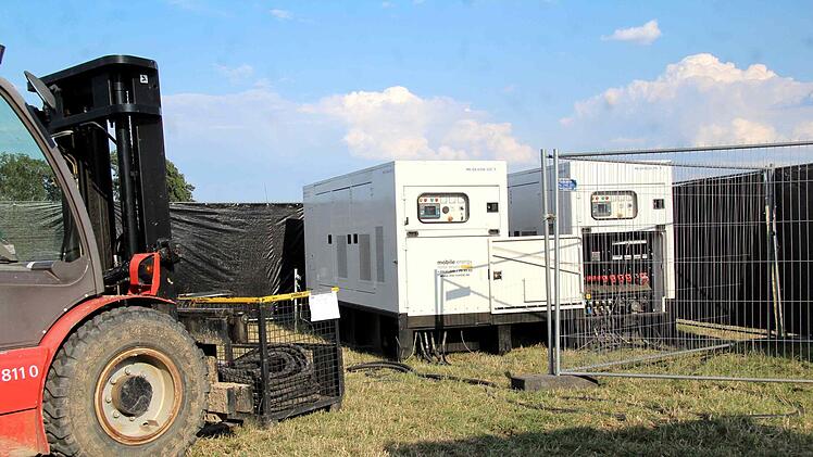Der Festival-Aufbau ist eine logistische Herausforderung.   Foto: Richard Sänger