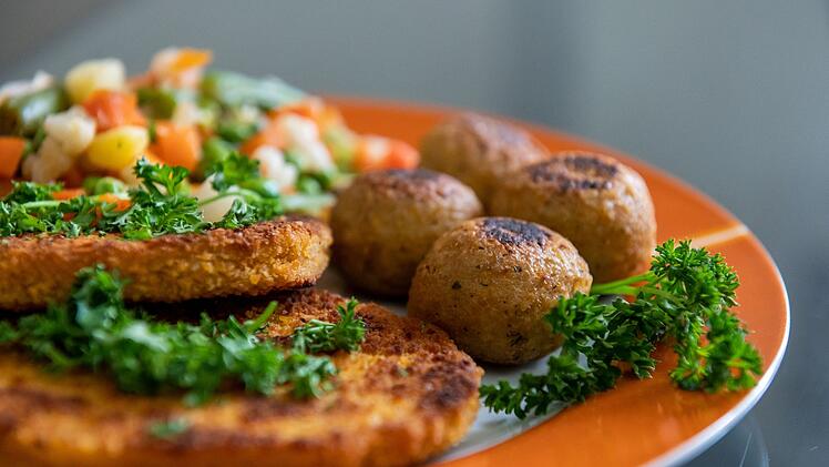 Vegetarische oder vegane Produkte sind aktuell im Trend. Doch sind sie wirklich so gesund, wie man denken würde?
