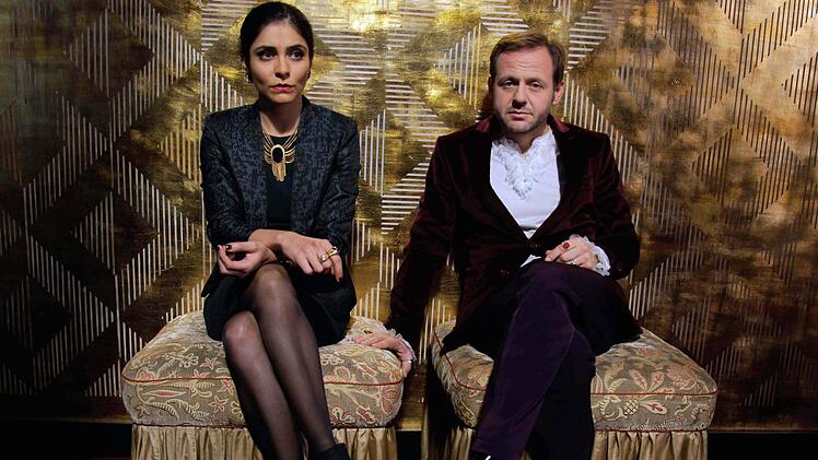 Szene aus dem TV-Film "Wagnerwahn" mit Pegah Ferydoni und Samuel Finzi , der am 22. Mai ab 20.15 Uhr auf Arte gesendet wird Foto: Falco Seliger