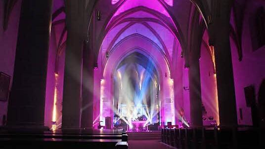 Projektion in der Stadtpfarrkirche   Foto: Friedwald Schedel