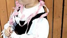 Auch Wichtel waren zum Feiern gekommen. Fotos: Richard Sänger