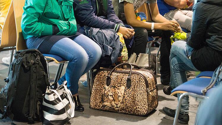 Viele Asylbewerber vom Balkan wollen es nicht auf eine Abschiebung ankommen lassen.  Foto: Armin Weigel/dpa