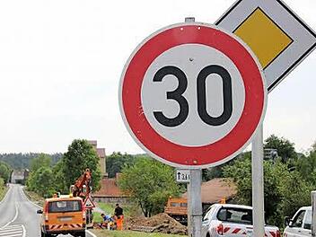 Noch gilt Tempo 30 auf der Staatsstraße bei Althausen. Foto: Heike Beudert