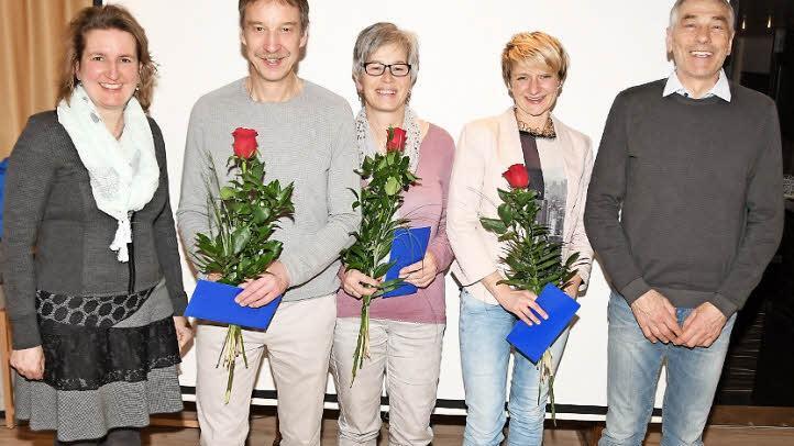 Bei der Jahreshauptversammlung der Laufgemeinschaft Ludwigschorgast erhielten die erfolgreichen Sportler eine Anerkennung. Im Bild (von links) Bürgermeisterin Doris Leithner-Bisani, Michael und Silvia Kraus, Susanne Schubert und Frieder Krumsdorf  Foto: Michael Kraus