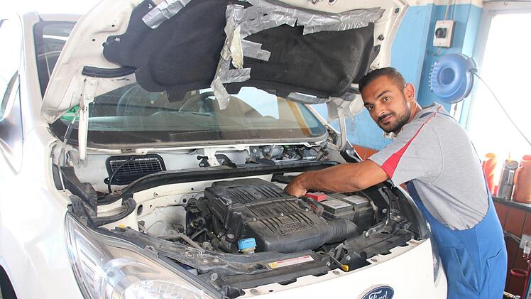 Elvis Avdiji arbeitet in der Staffelsteiner Kfz-Werkstatt von Manfred George. Am 11. Juli dürfen die Mittelschüler auch ihn befragen, wie er mit seinem Job zufrieden ist und welche Voraussetzungen man mitbringen sollte, um ihn auszuüben. Matthias Einwag
