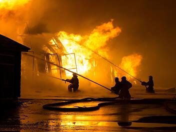 Die Feuerwehr wurde am Montagabend (27. Dezember 2021) zu einem Brand in Pommersfelden gerufen.