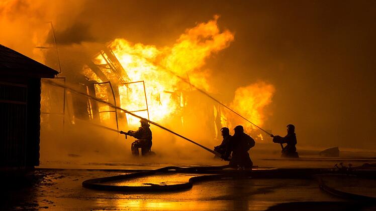 Die Feuerwehr wurde am Montagabend (27. Dezember 2021) zu einem Brand in Pommersfelden gerufen.